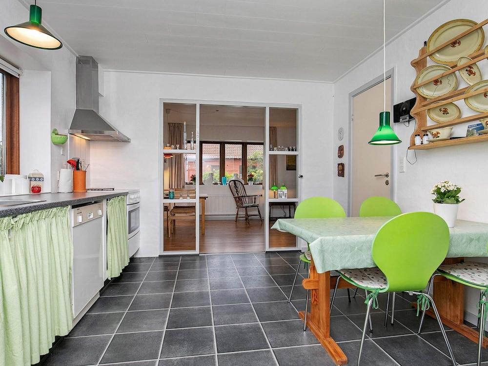 Cozy Holiday Home in RÃ¸dby With Beach Nearby