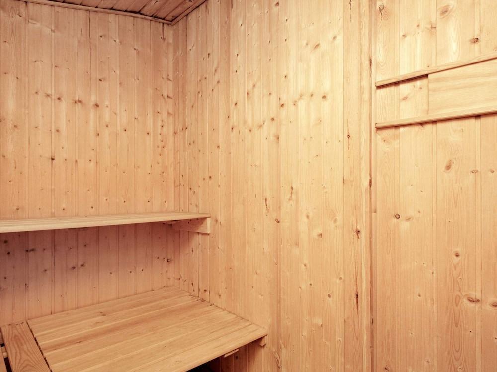 8 Person Holiday Home in Fjerritslev-by Traum