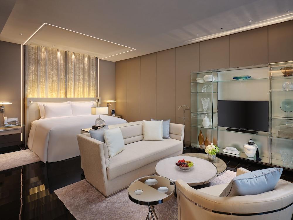 J Hotel, Shanghai Tower