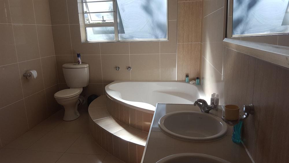 Wave Catcher- Wildbreak Self Catering