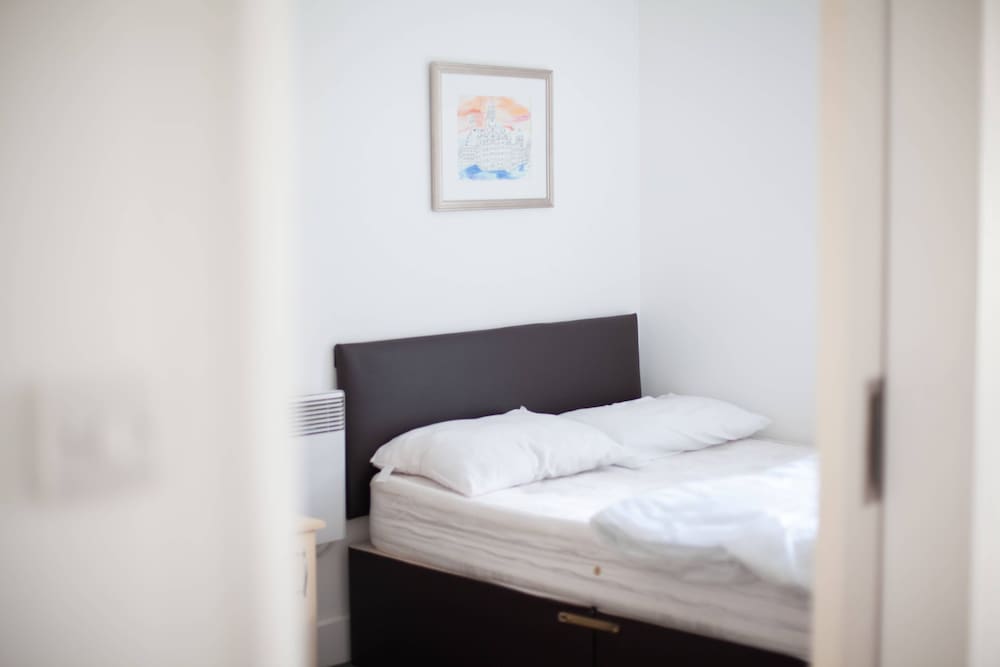 Henry Street - Apt 22