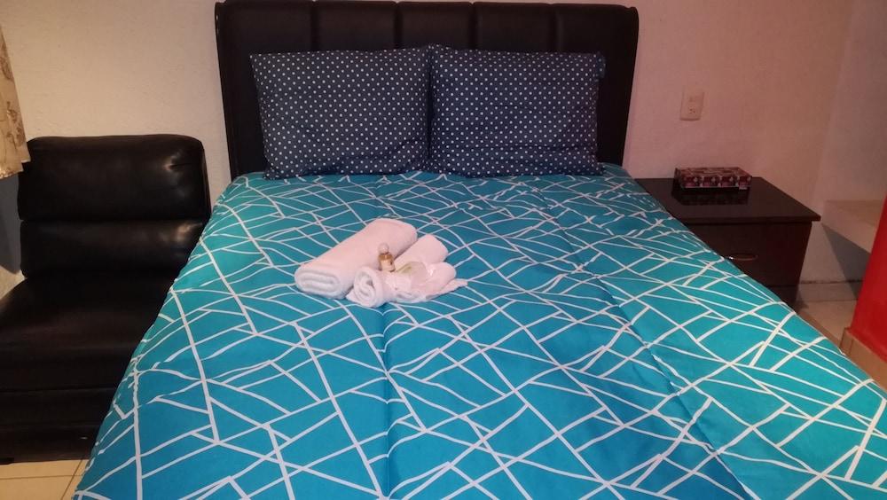 Posada De Santa Rosa Bed and Breakfast