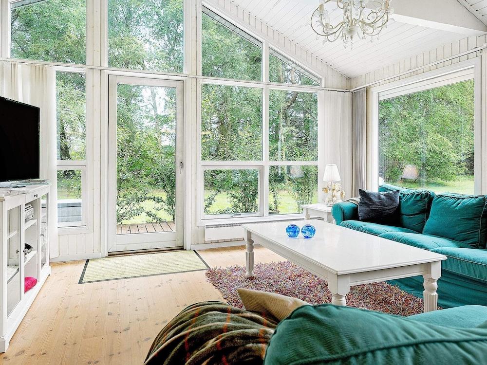Garden View Holiday Home in Frederikshavn near Sea
