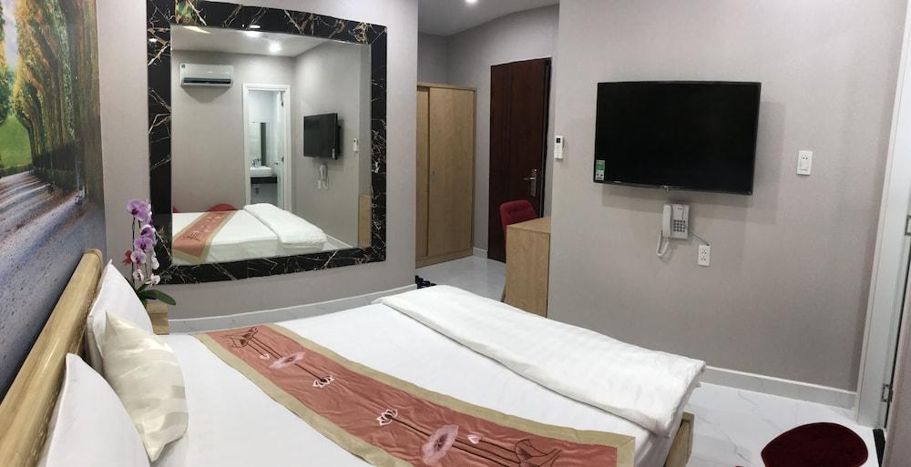 Deluxe Private Room 1 bed ,1 Bath 2 Guests