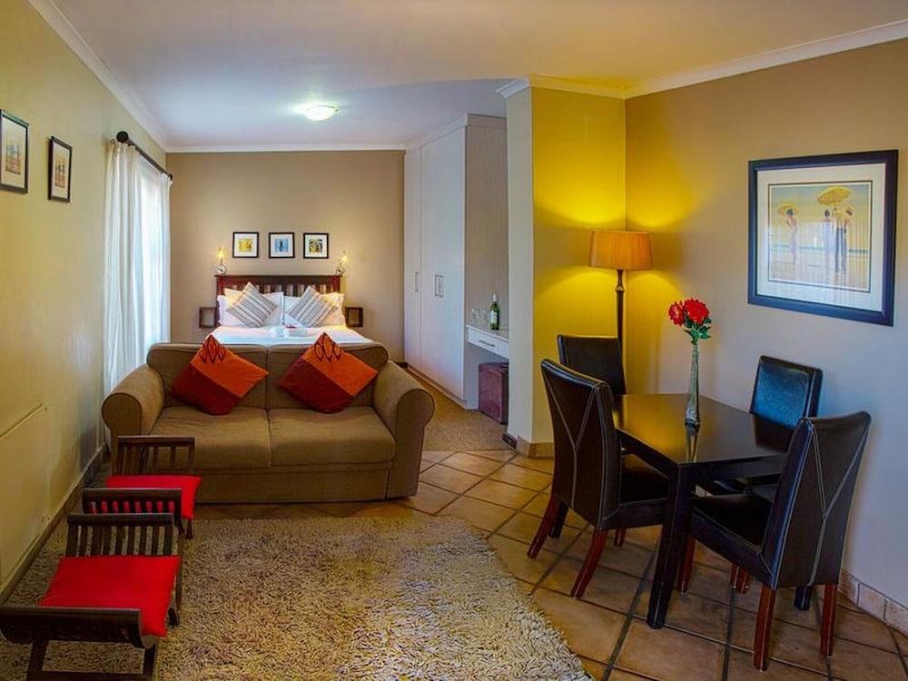 Room-luxury Room, Double Bed and Sleeper