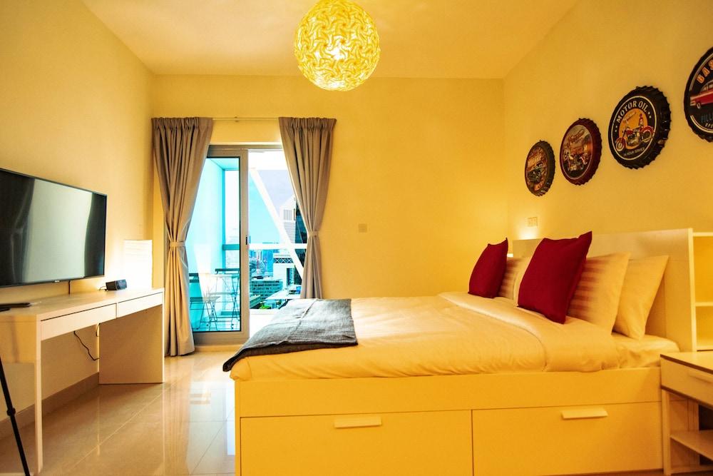 Lux BnB Park Towers Stylsih Studio