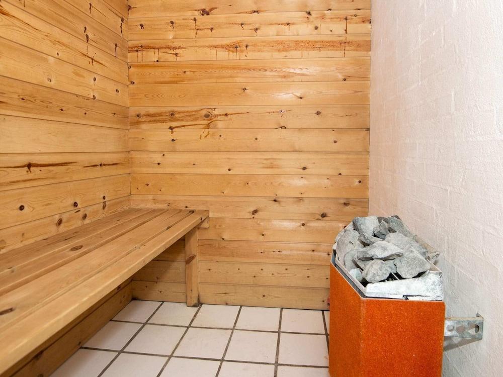 8 Person Holiday Home in Orsted-by Traum