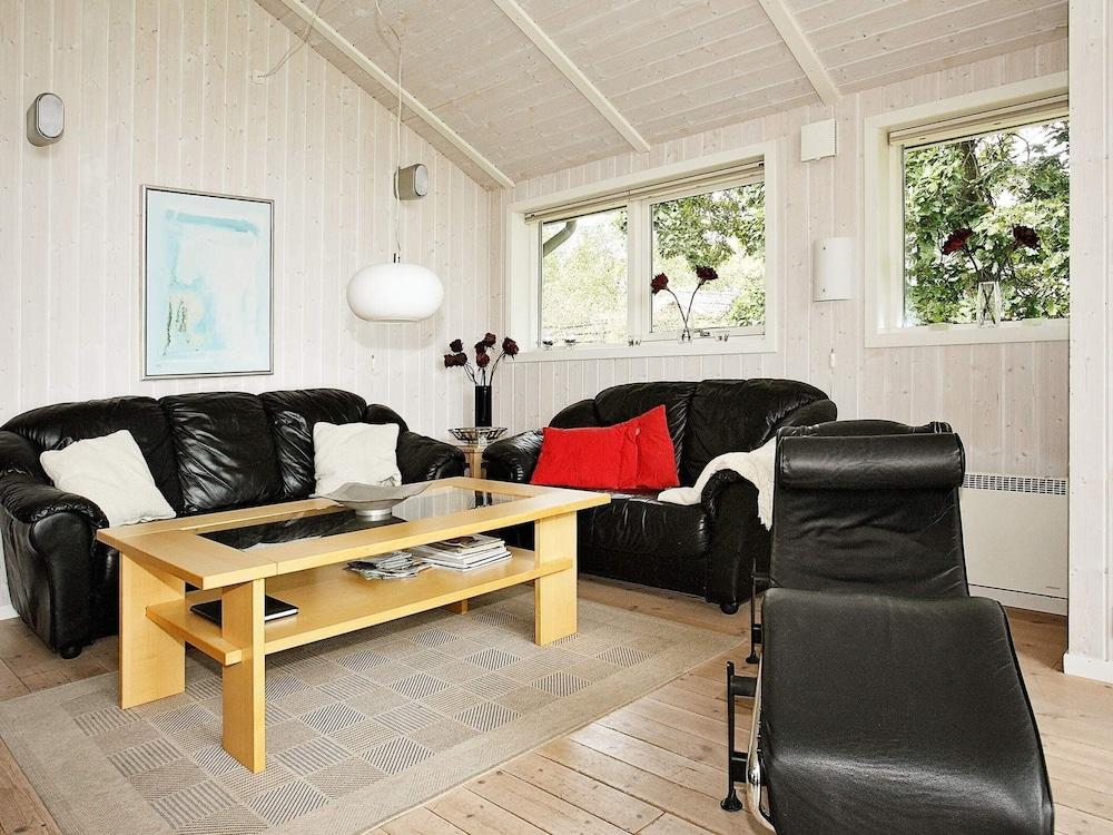 Cozy Holiday Home in Hadsund near Family Friendly Beach