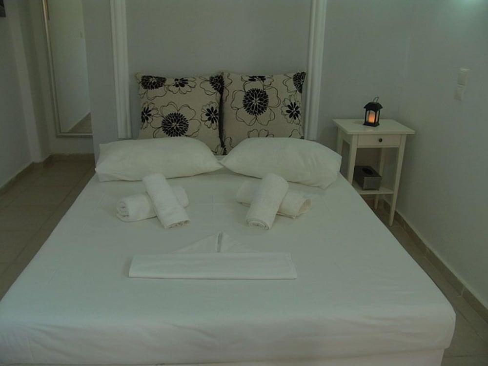 Avlomonasbeach – Adults Only