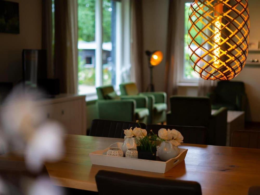 Spacious Villa in Hoenderloo