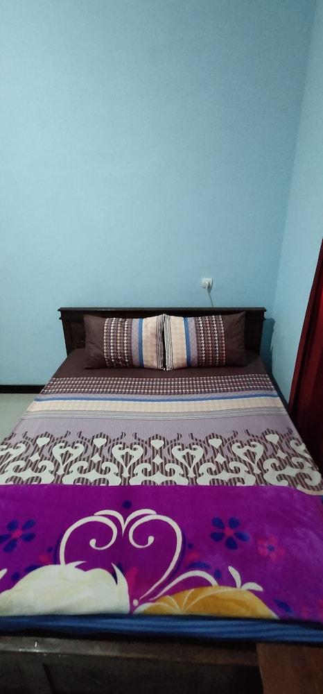 Homestay Griya Merpil - Hostel