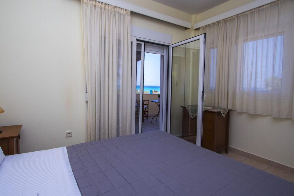 Encore Seaside Villa Posidi