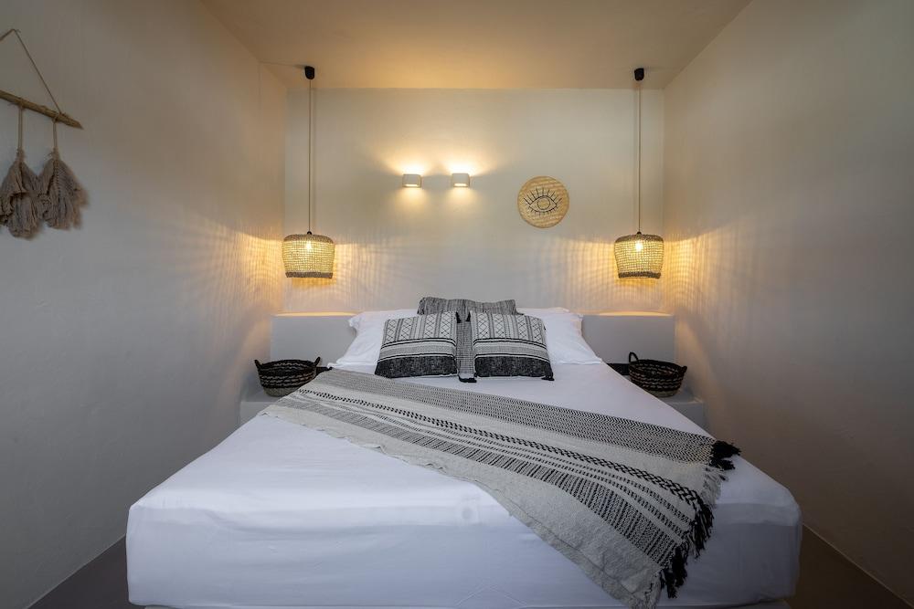 Seesoo Paros Beachfront Resort