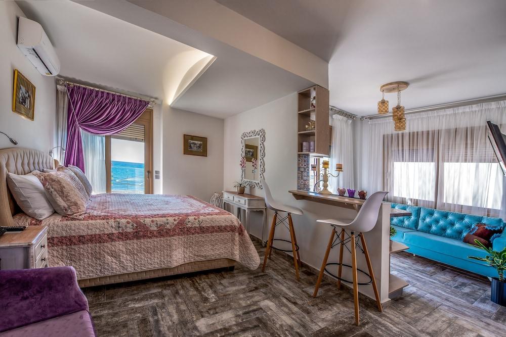 Elimia Suites & Studios