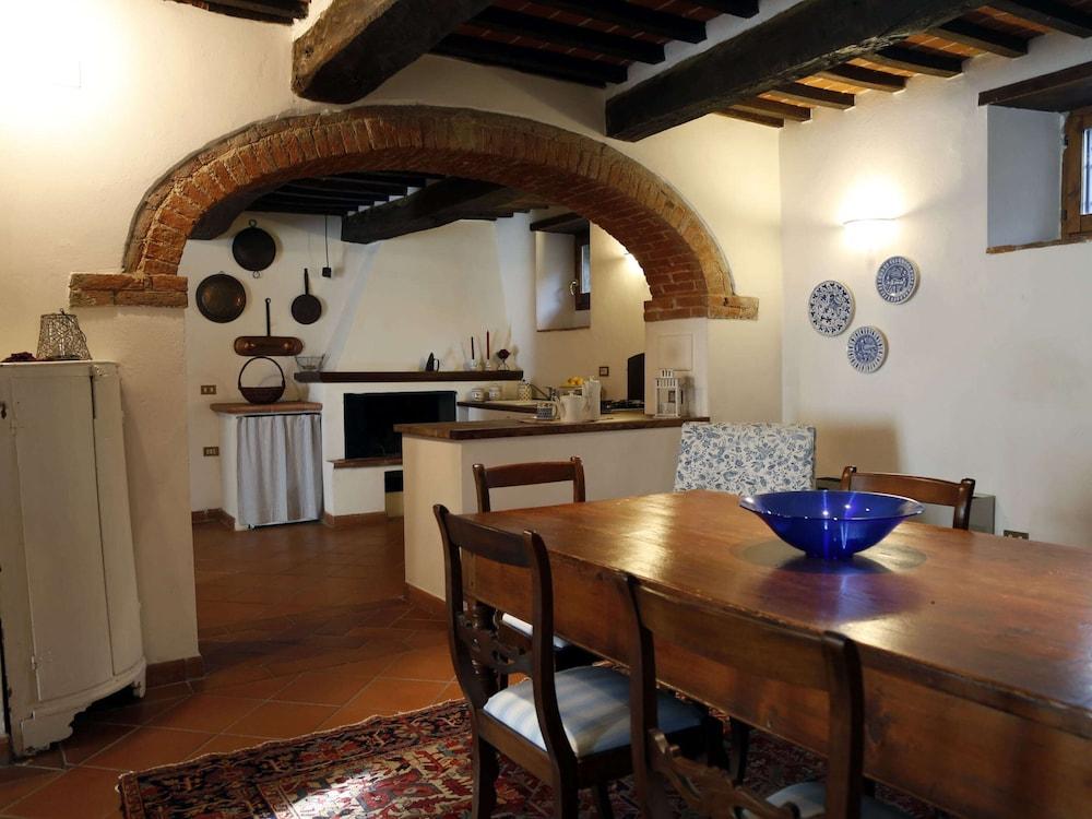 Cozy Holiday House With Terrace