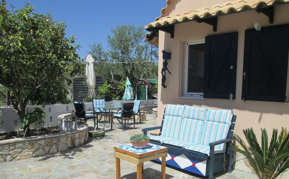 Spacious Chalet with Fruit Trees near Beach in Messinia