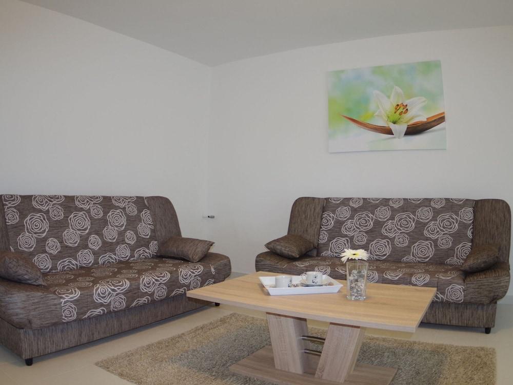 Apartment in Krnica Near Beach & BBQ