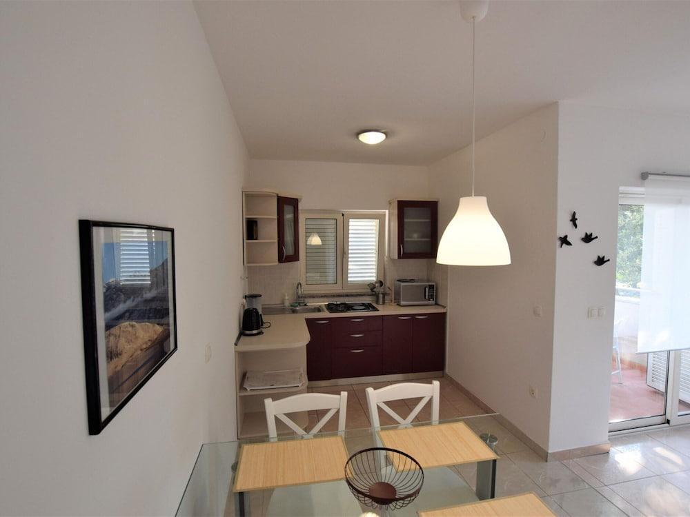 Apartment in Mandre Near the Sea