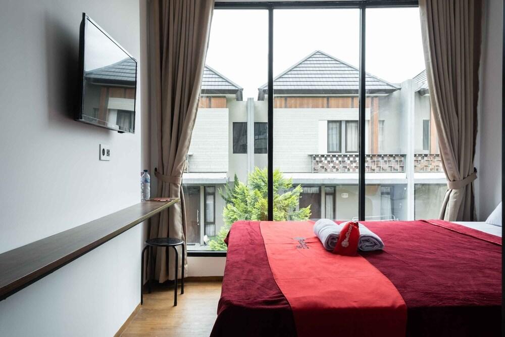 RedDoorz Plus near ICE BSD 2