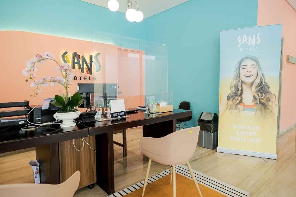Sans Hotel Puri Indah Jakarta