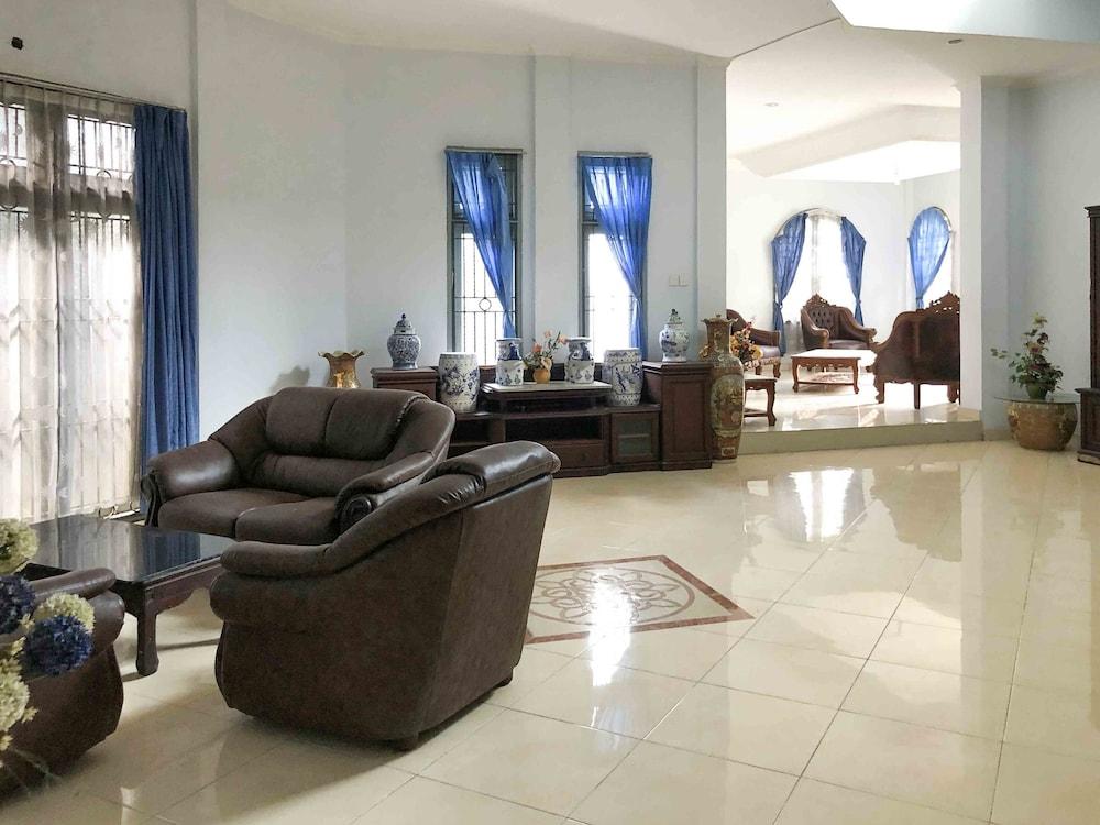 RedDoorz @ Batubulan Gianyar