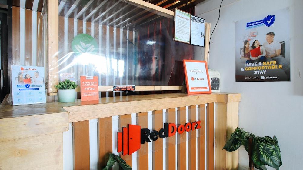 RedDoorz near OWWA Pasay