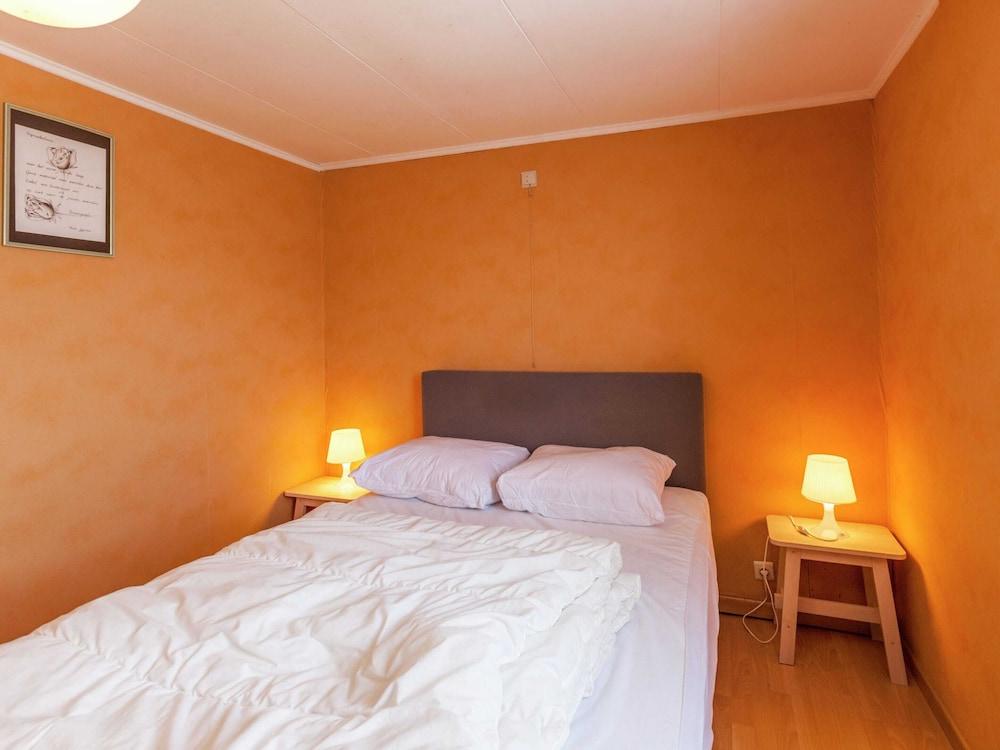 Quiet Cottage near Woods