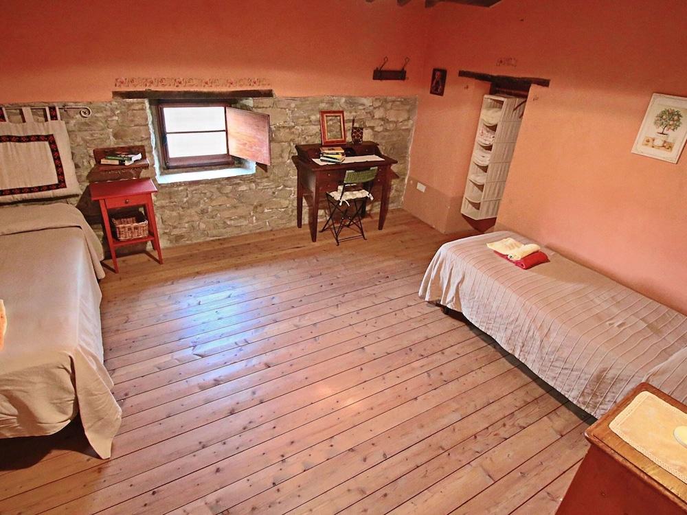 Farmhouse in Apecchio With Pool and Terrace