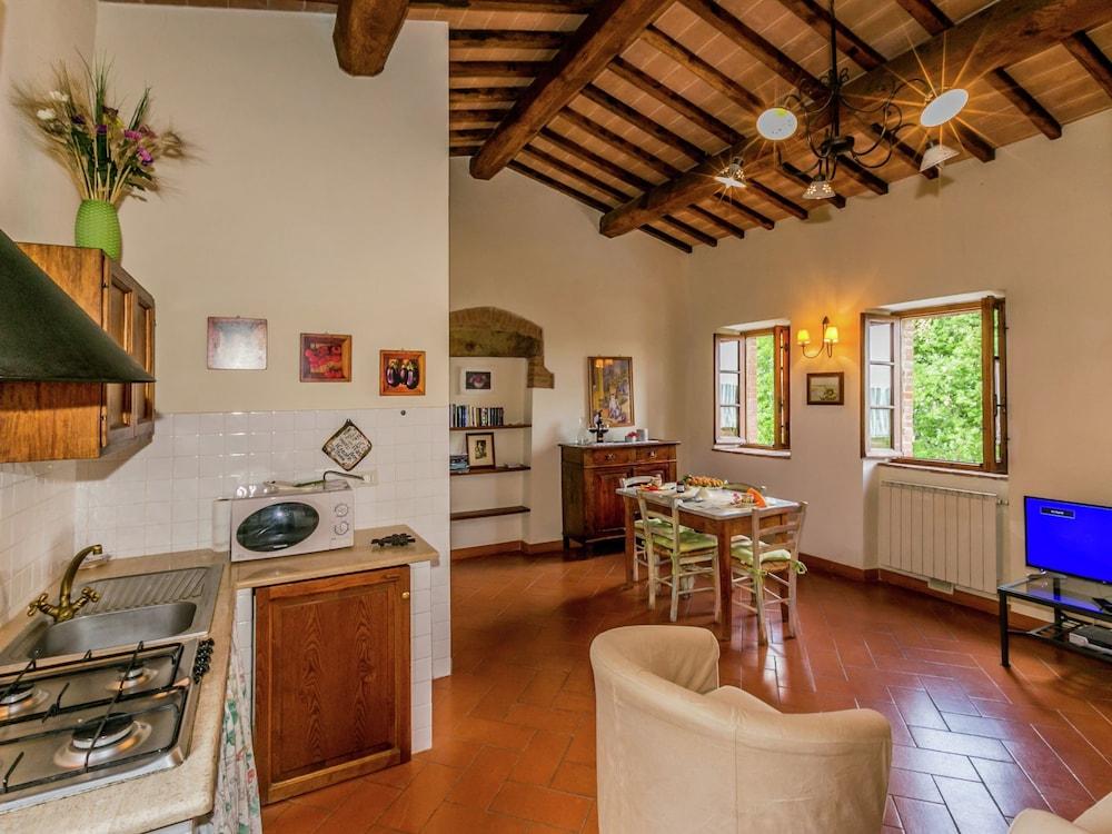 Quaint Tuscan Farmhouse