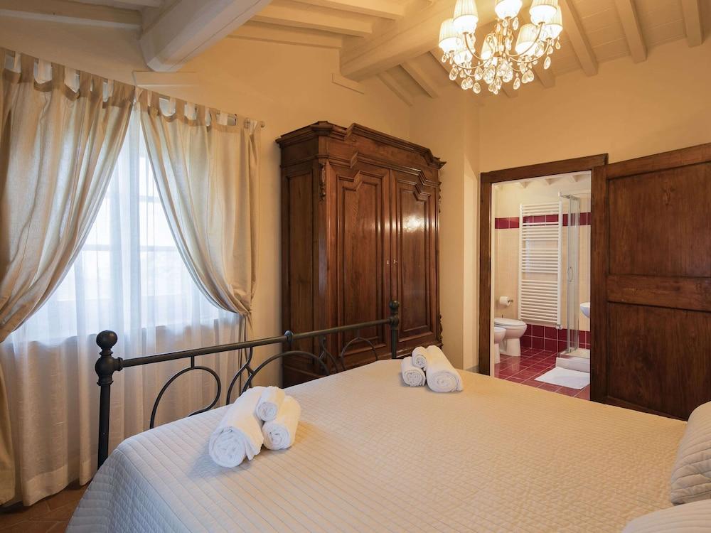 Holiday Home in Cortona With Pool & Garden