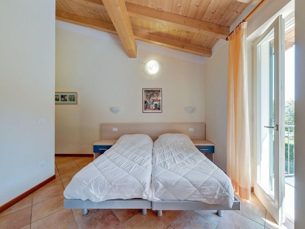 Apartment on Lake Idro With Pool