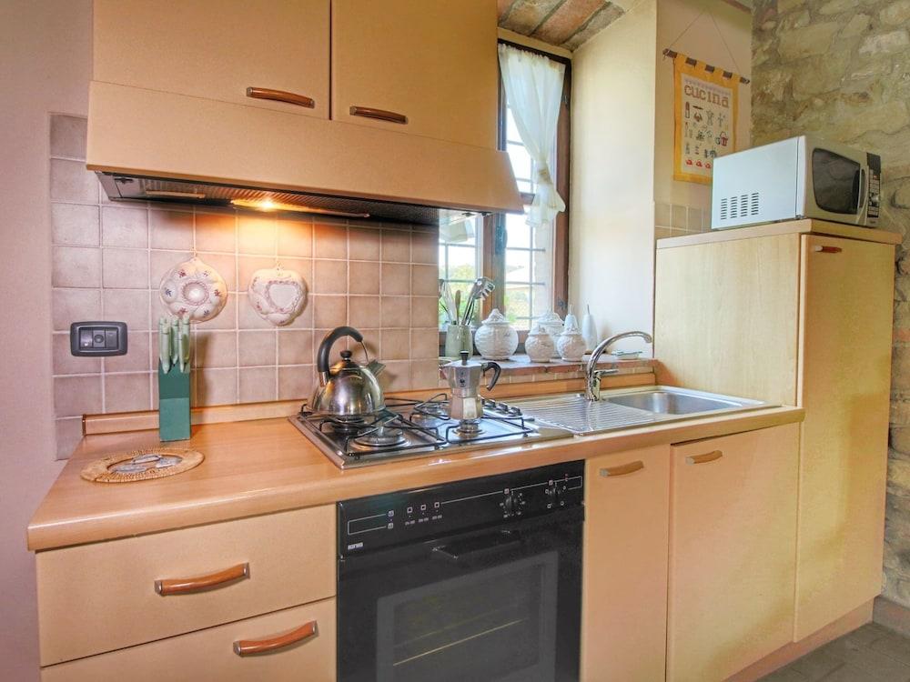 Apartment in Todi With Pool & History