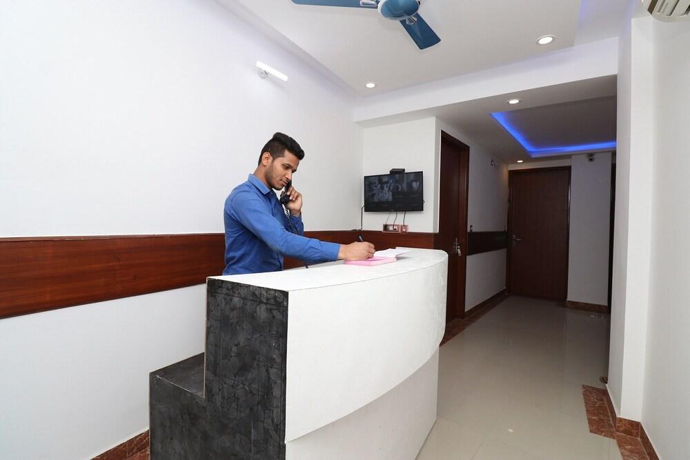 OYO 29952 D Comfort Residency