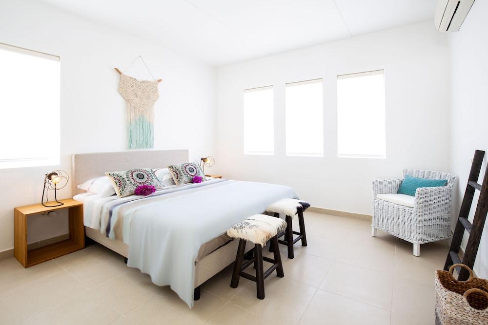 Fascinating Ocean Front 3BR Penthouse at Blue Bay Beach & Golf Resort