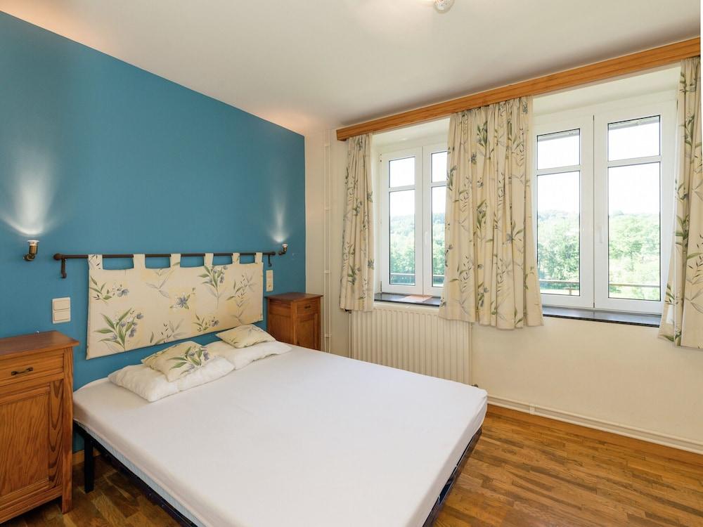 Cottage in Ferrieres With Sauna & Garden