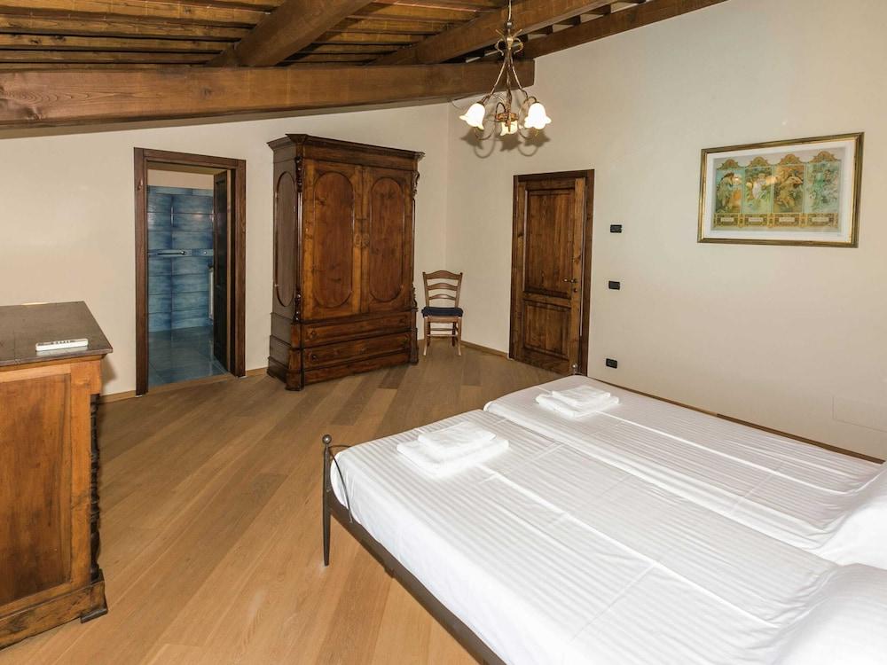 Scenic Stay in Poppi With Pool