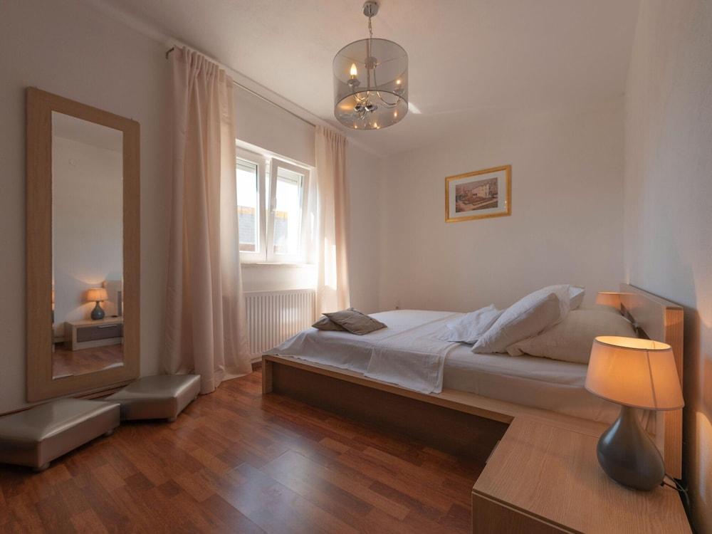 Villa in Ugljane With Private Pool