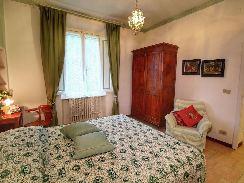 Tuscan Landscape Farmhouse