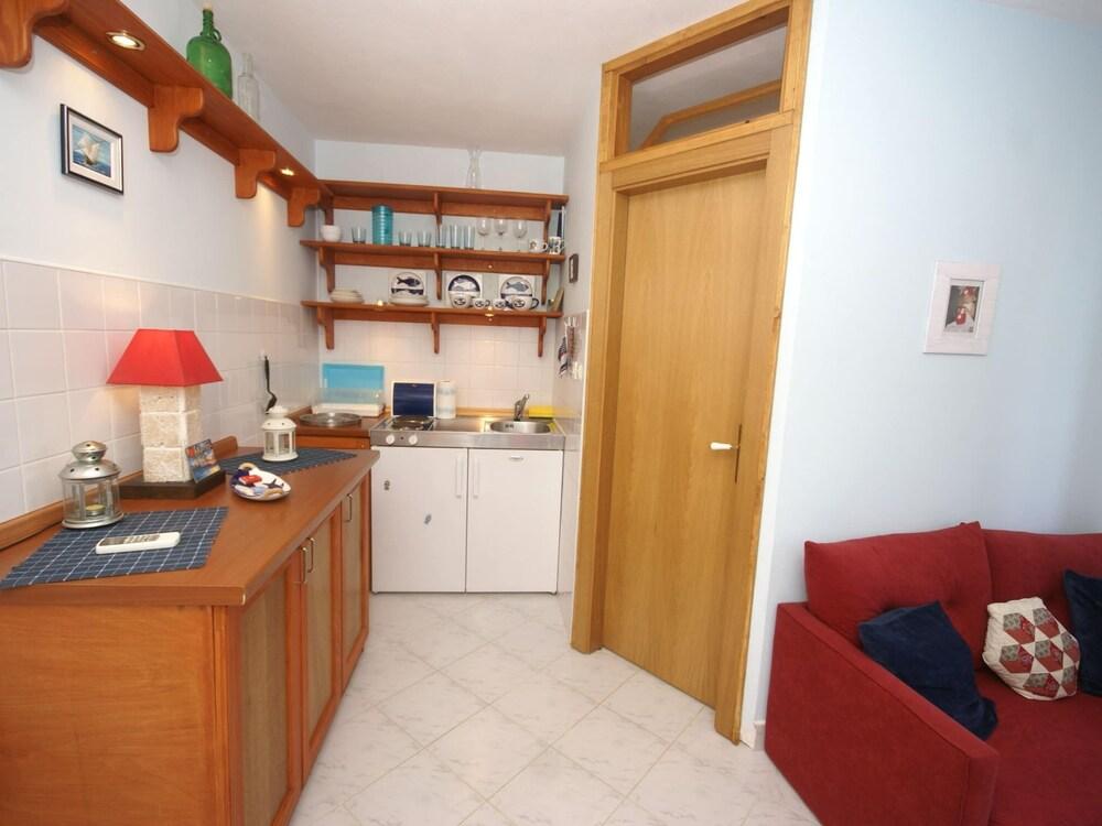 Coastal Apartment in Vis Near sea