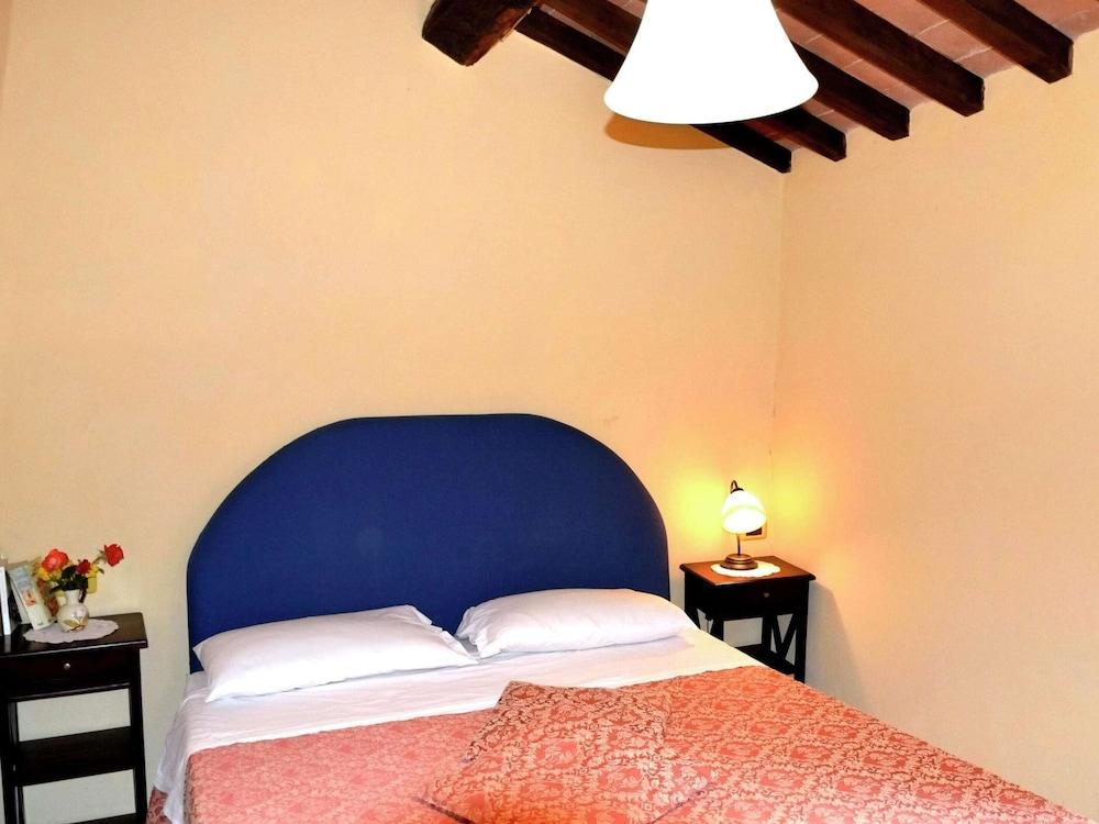 Holiday Home in Tuscany With Pool & Views