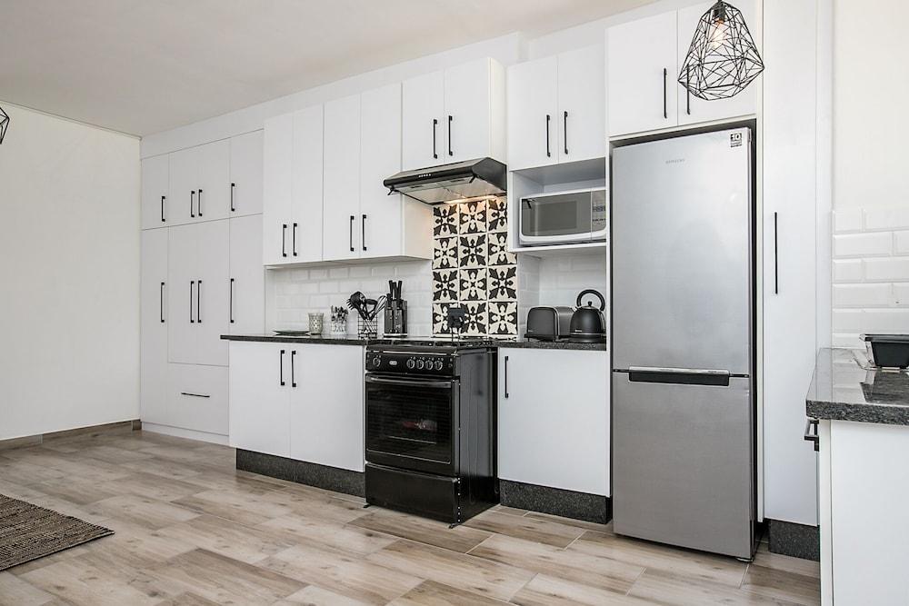 116 Illovo Mews Studio