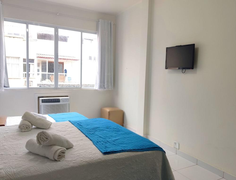 TC1208 Studio na rua da praia