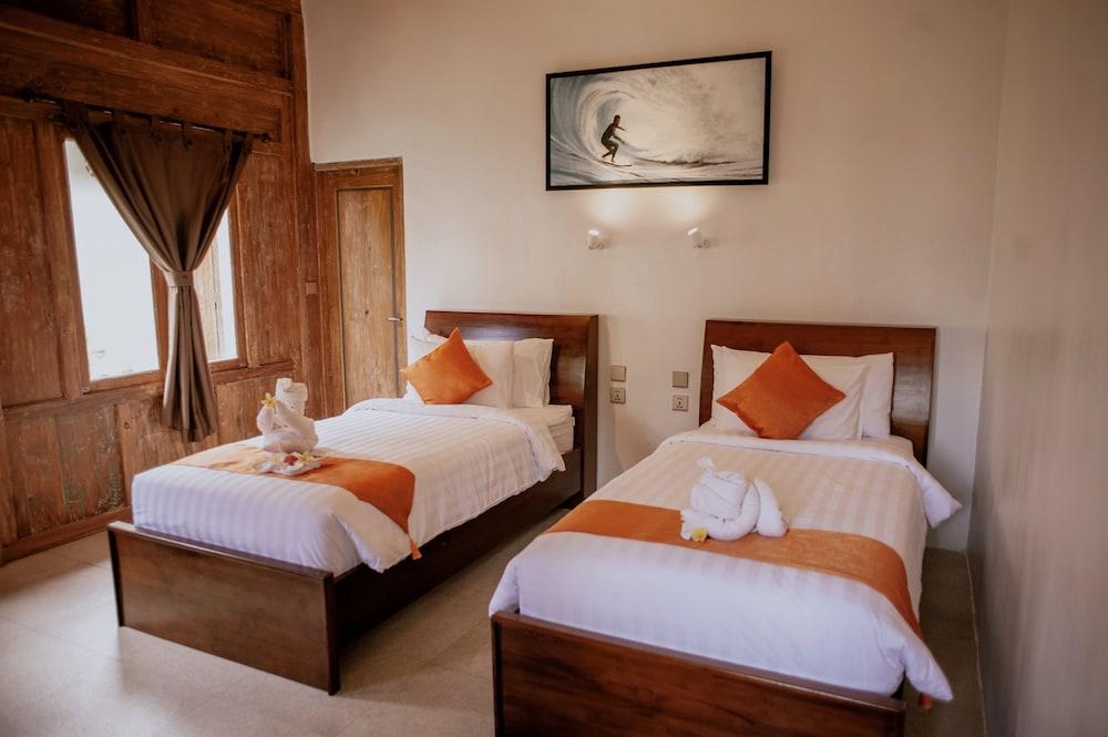 Blue Harbor Beachfront Villas & Resto