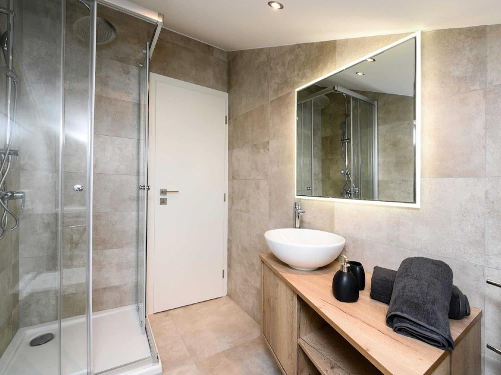 Modern Villa in Nin With Terrace