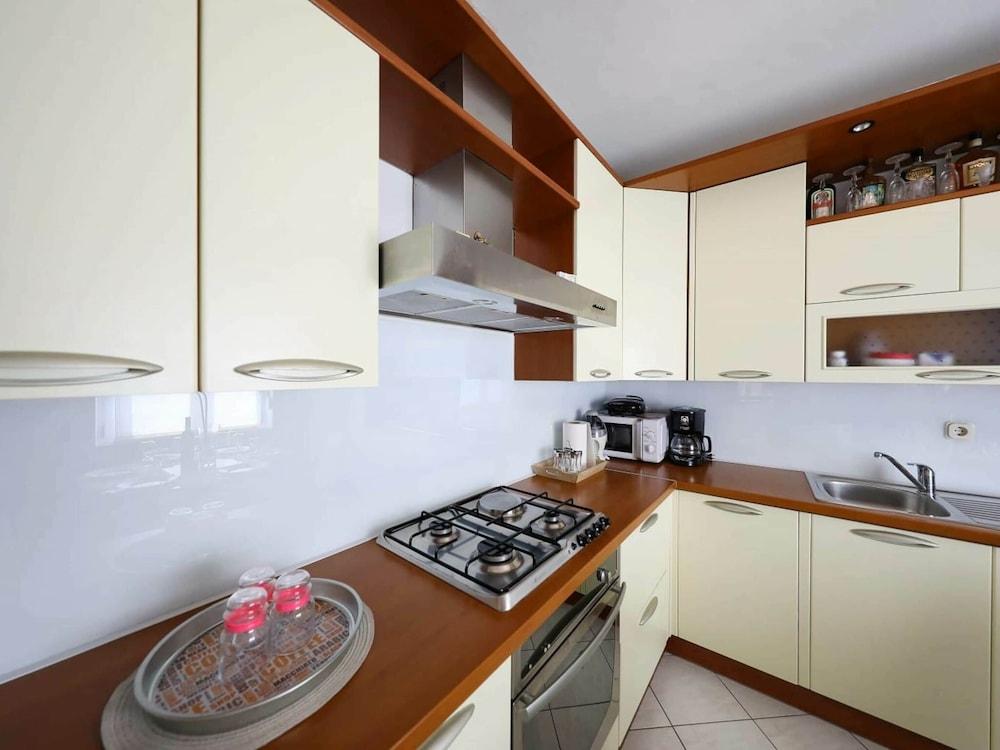 Charming Villa in Poličnik with Swimming Pool