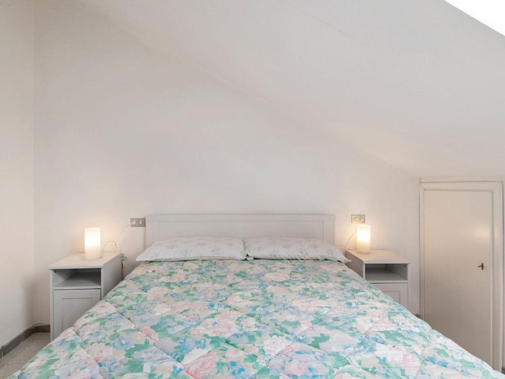 Apartment in Cassinelle With Garden & BBQ