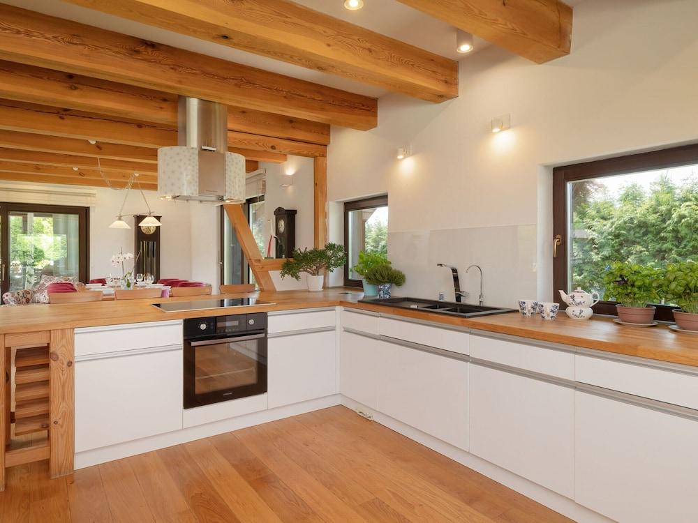 Holiday Home in Przew?oka With Forest