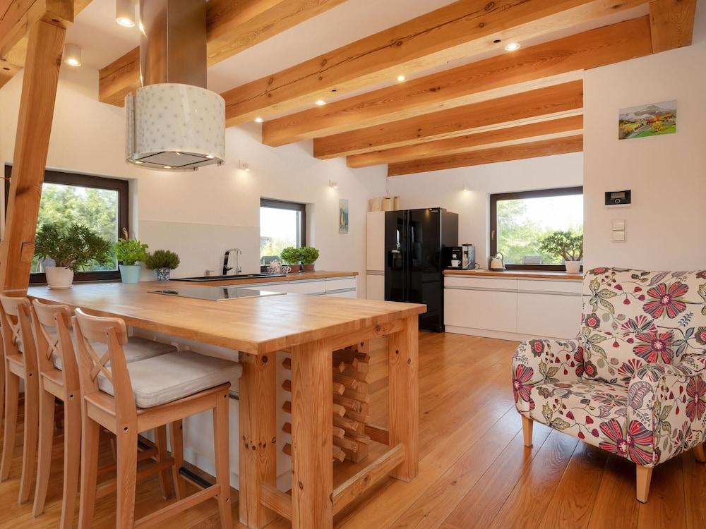 Holiday Home in Przew?oka With Forest