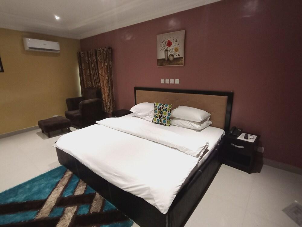 Quztan Suites Ibadan