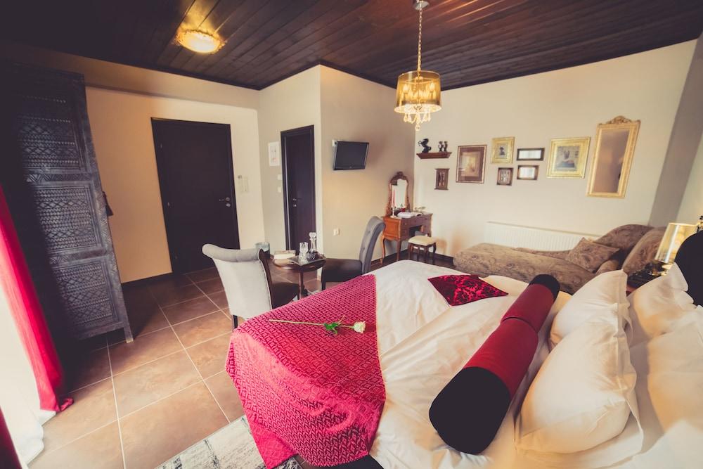 Paroraia boutique rooms